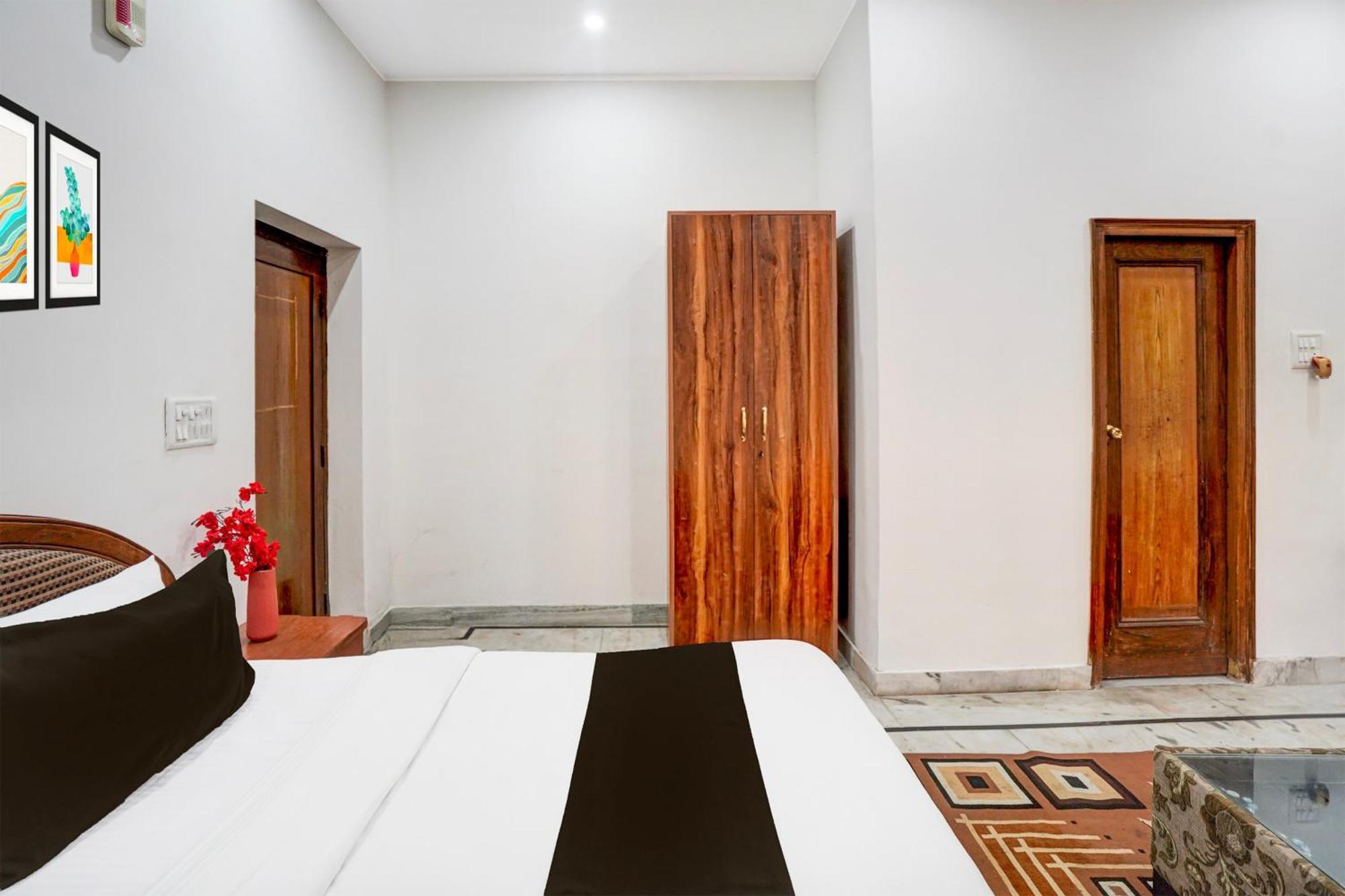 Super Hotel O Krishna Nagar Chowk Near Ongc Дехрадун Екстериор снимка