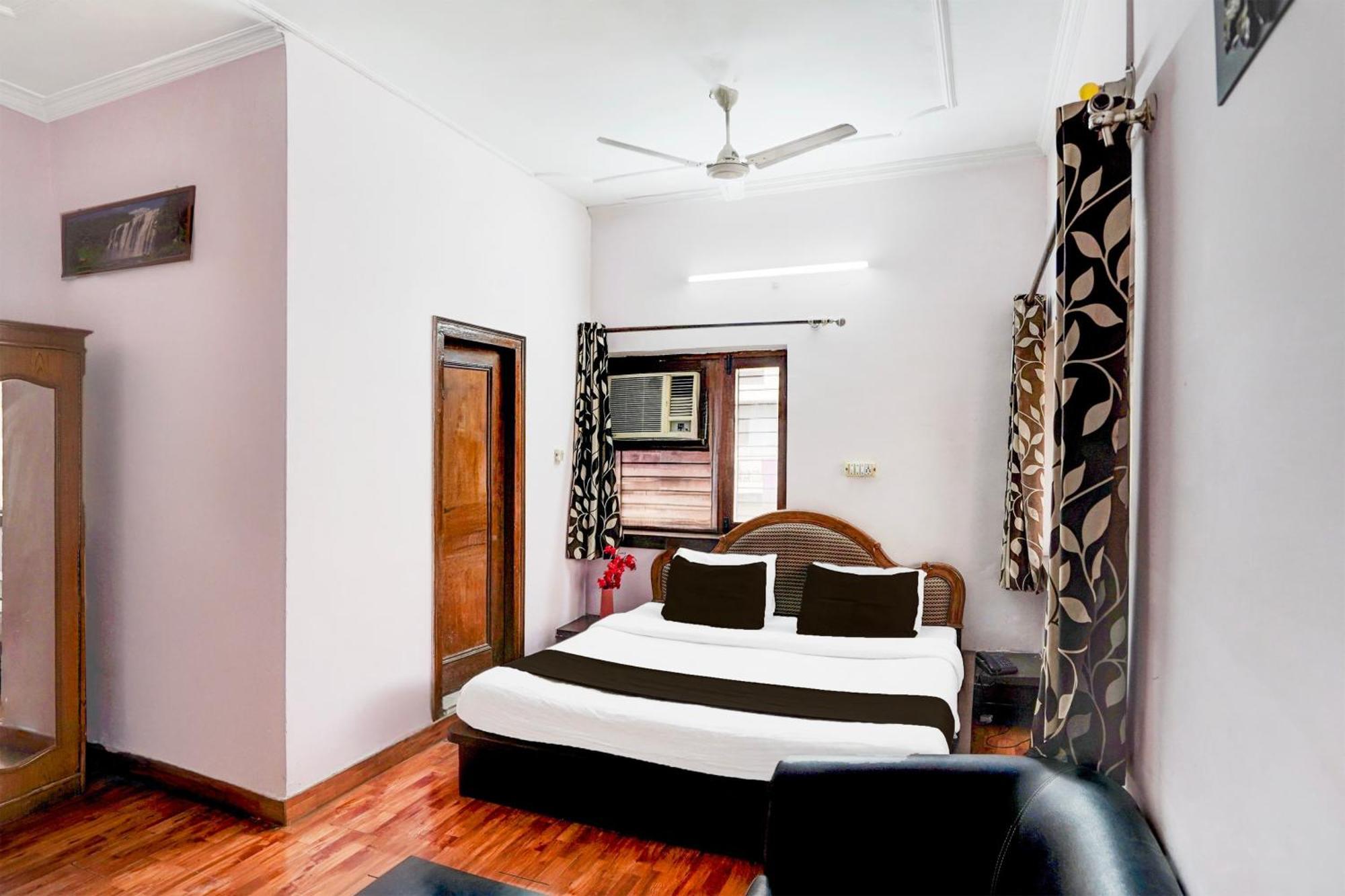 Super Hotel O Krishna Nagar Chowk Near Ongc Дехрадун Екстериор снимка